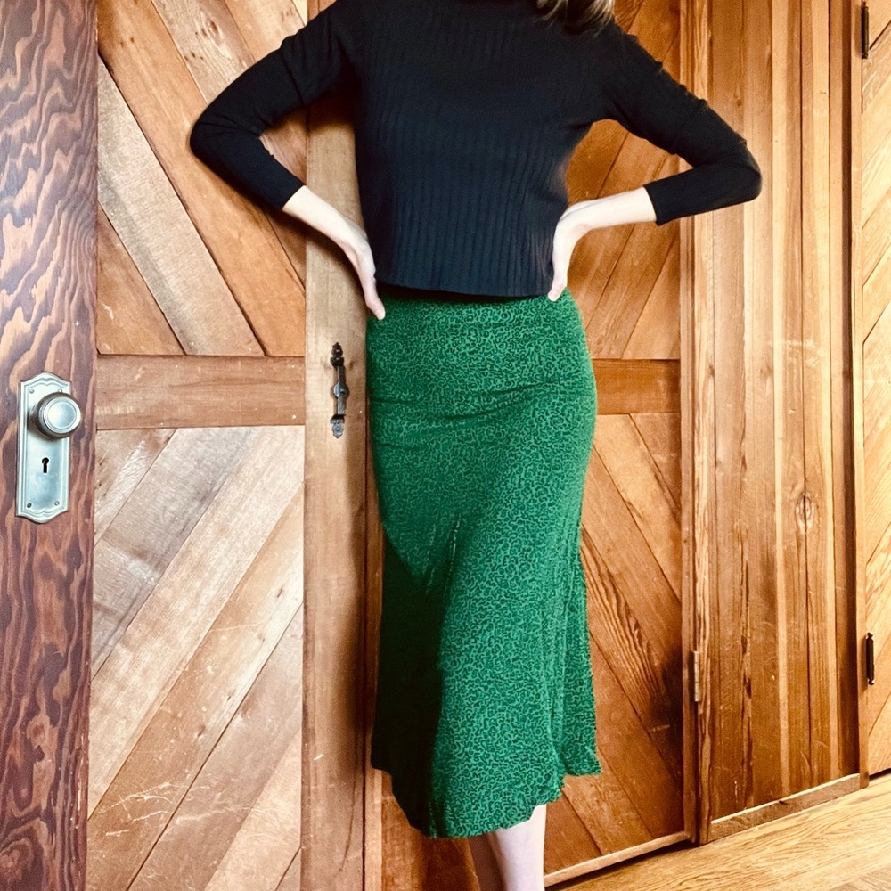 Reformation Bea skirt in “jitterbug print” - Picture 16 of 16